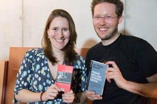 Svea Eckert und Jan Albrecht präsentieren ihre Bücher